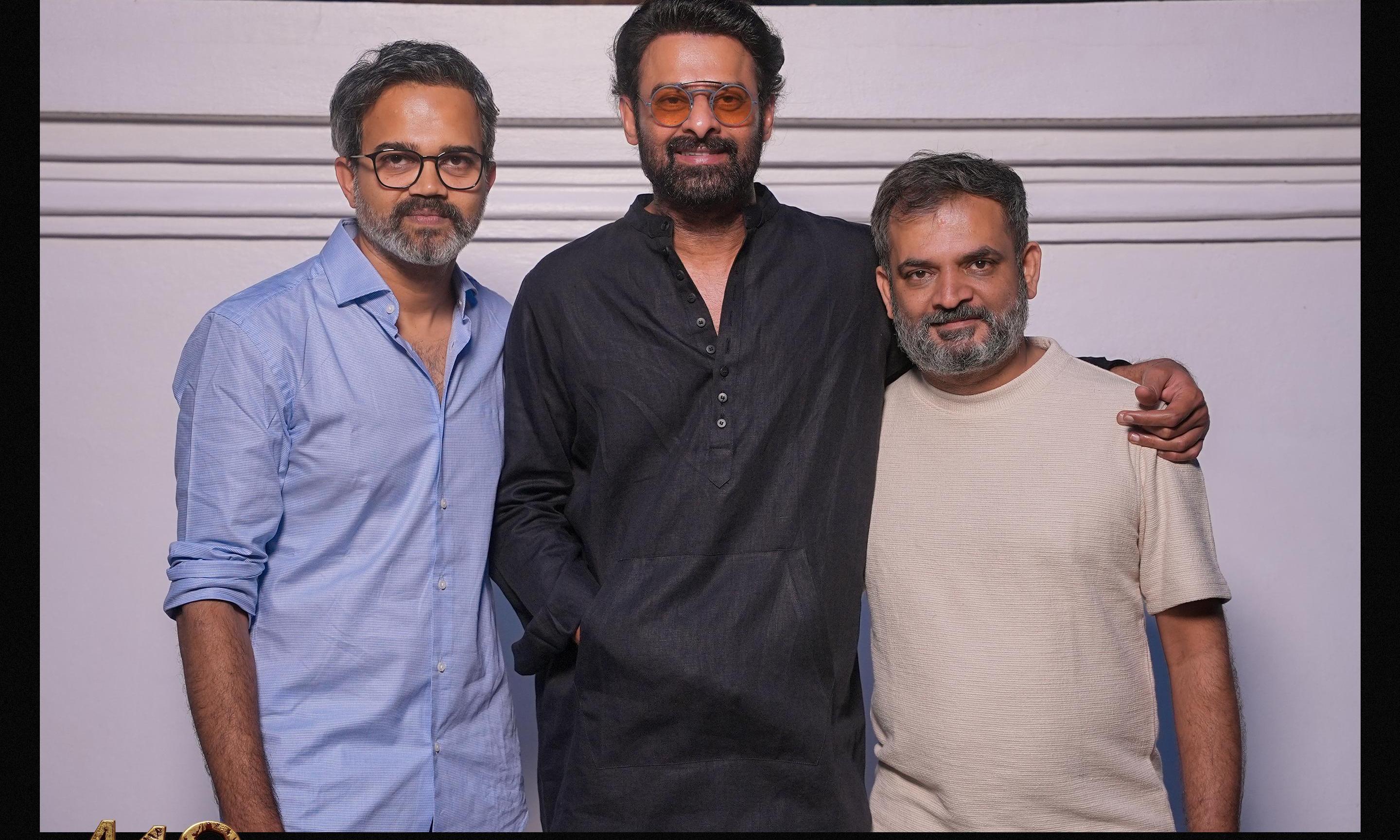 డైనోసార్ ఈజ్ బ్యాక్.. ఎన్టీఆర్ ప్రాజెక్ట్ తర్వాతే ప్రభాస్ కాంబో