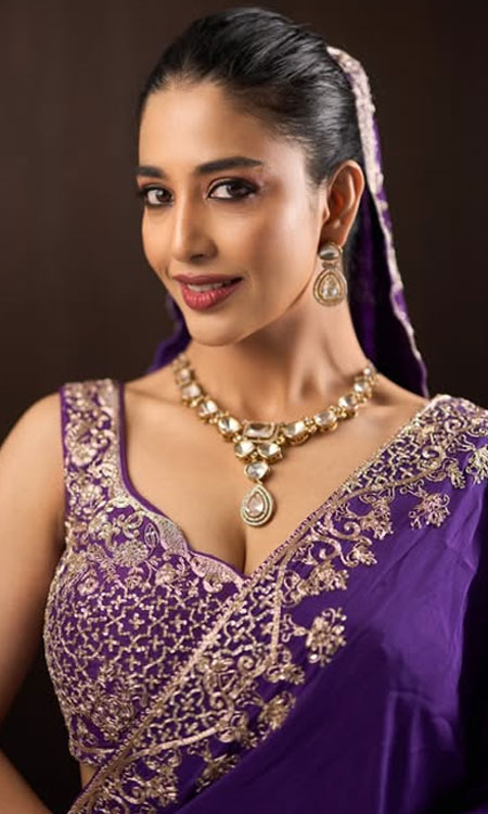Daksha Nagarkars Purple Saree Look