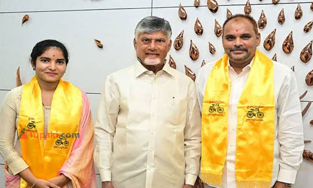 గ్రీన్ సిగ్న‌ల్ ఇవ్వ‌లేదు.. అయినా రంగంలోకి చిన్న‌శ్రీను కుమార్తె!
