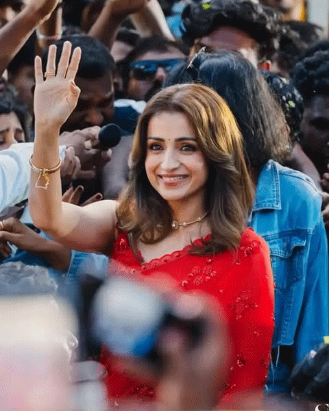 Trisha Krishnan Stuns in a Crimson Red Embroidered Saree