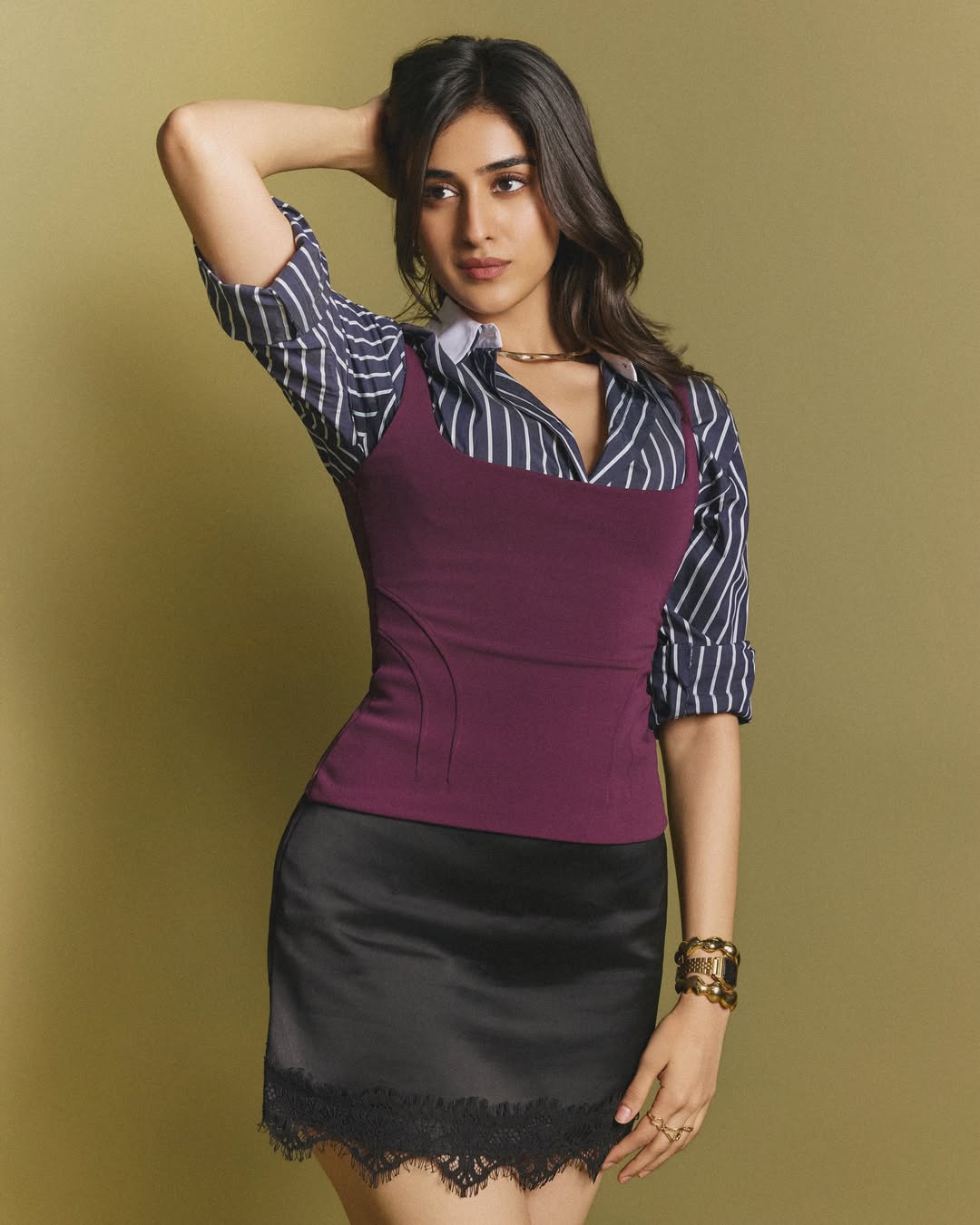 Sakshi Vaidya Stuns in a Chic Plum Corset and Black Mini Skirt