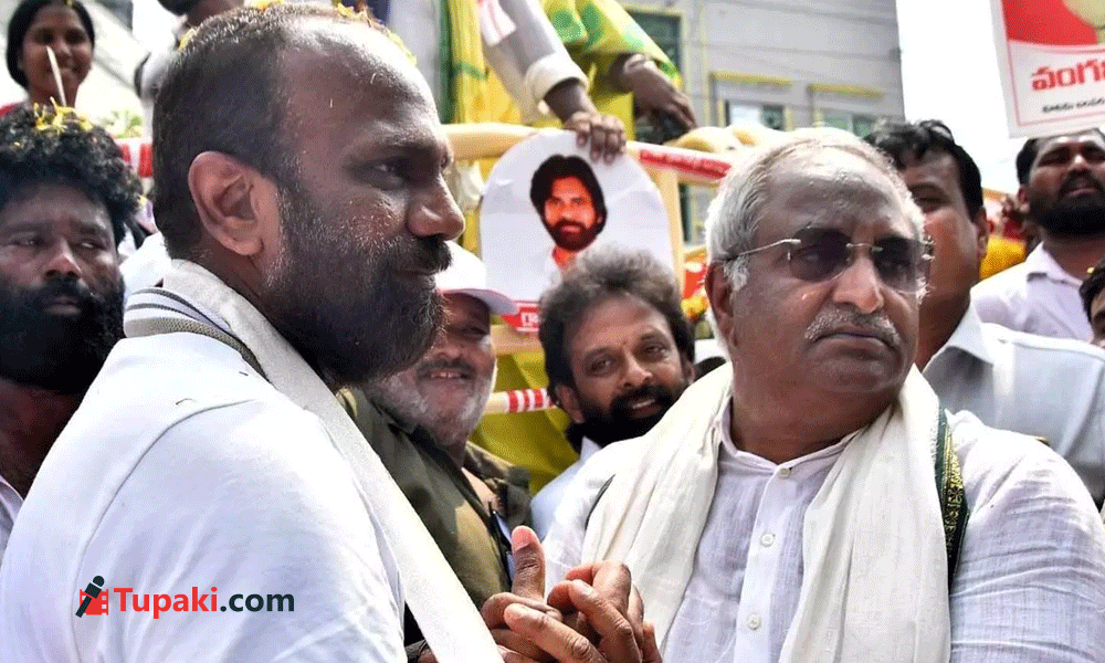 రాధా కౌగిలింత.. ఏబీవీ ఫిదా.. బెజవాడలో ఆసక్తికర పరిణామం