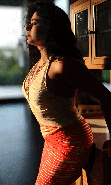 Poonam Bajwa Serves Golden-Hour Glamour in a Vibrant Dress