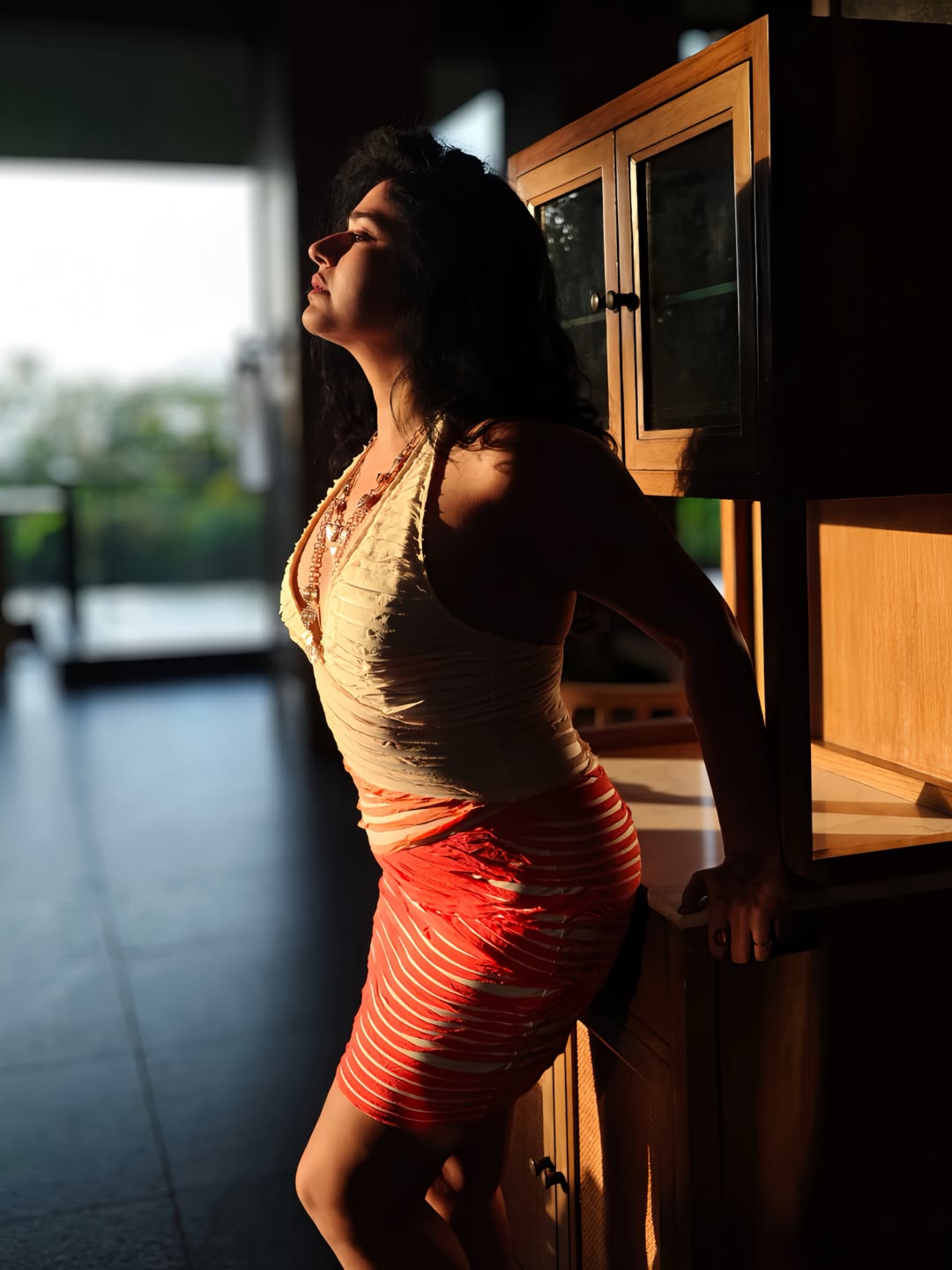 Poonam Bajwa Serves Golden-Hour Glamour in a Vibrant Dress Poonam Bajwa Serves Golden-Hour Glamour in a Vibrant Dress