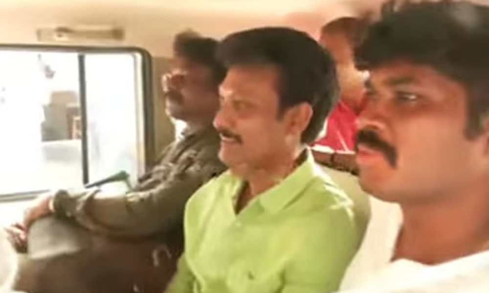 సీఎం విజయ్ కూడా స్టార్ట్ చేశాడా?