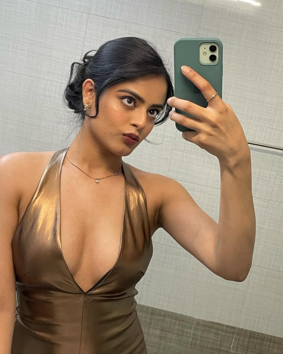 Riddhi Kumar’s Nighttime Look Stands Out in a Metallic Dress