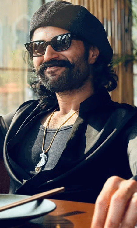 Vijay Deverakonda’s Abu Dhabi Weekend Features Louvre and UFC Moments