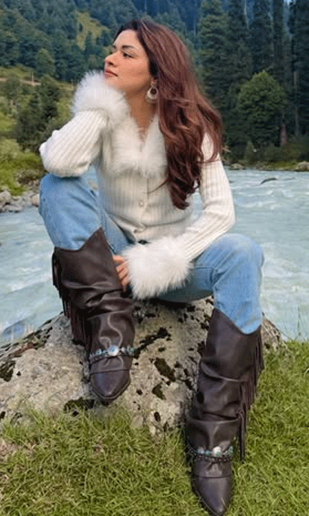 Avneet Kaur Looks Chic in a Cozy White Cardigan During Mountain Getaway
