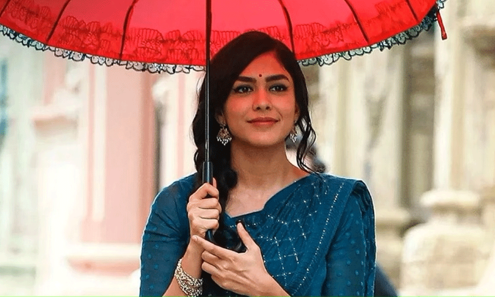సీతారామం : మృణాల్‌కి లాస్ట్‌ మూమెంట్‌ లక్‌..!