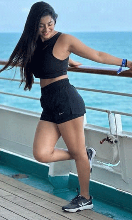 Rashi Singh Flaunts Sporty Chic Style in a Black Nike Workout Outfit
