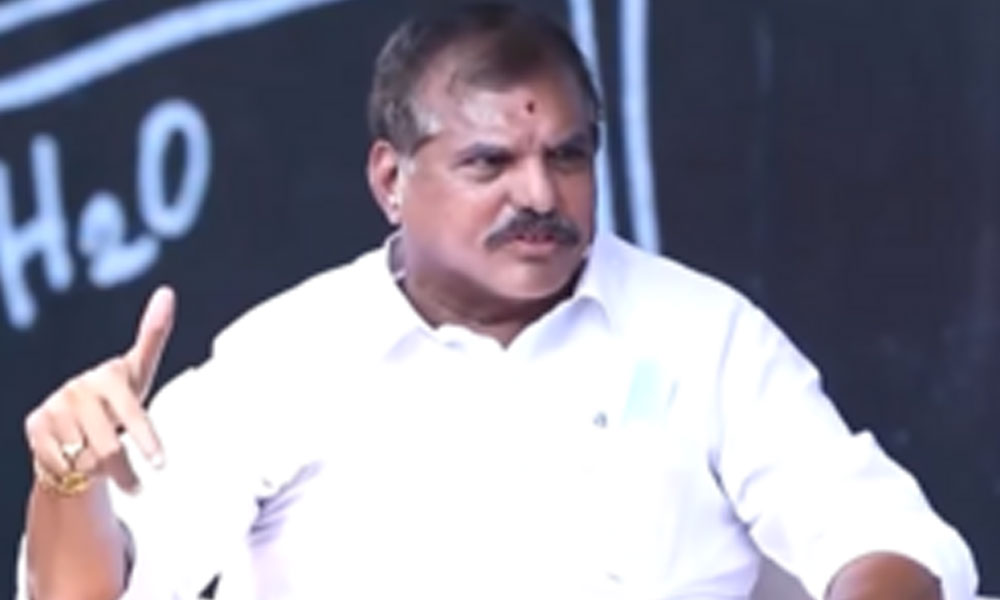 బొత్స పరువు పోరాటం.. కూతురు, కోడలి గెలుపుపైనే పెద్దాయన భవిష్యత్తు