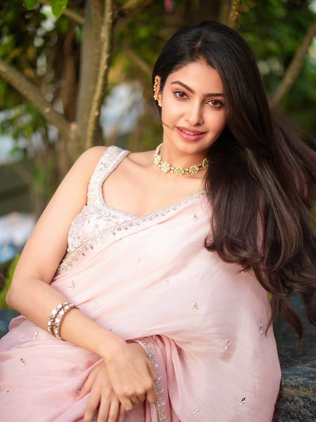 Manasa Varanasi Looks Elegant in a Light Pink Embroidered Saree