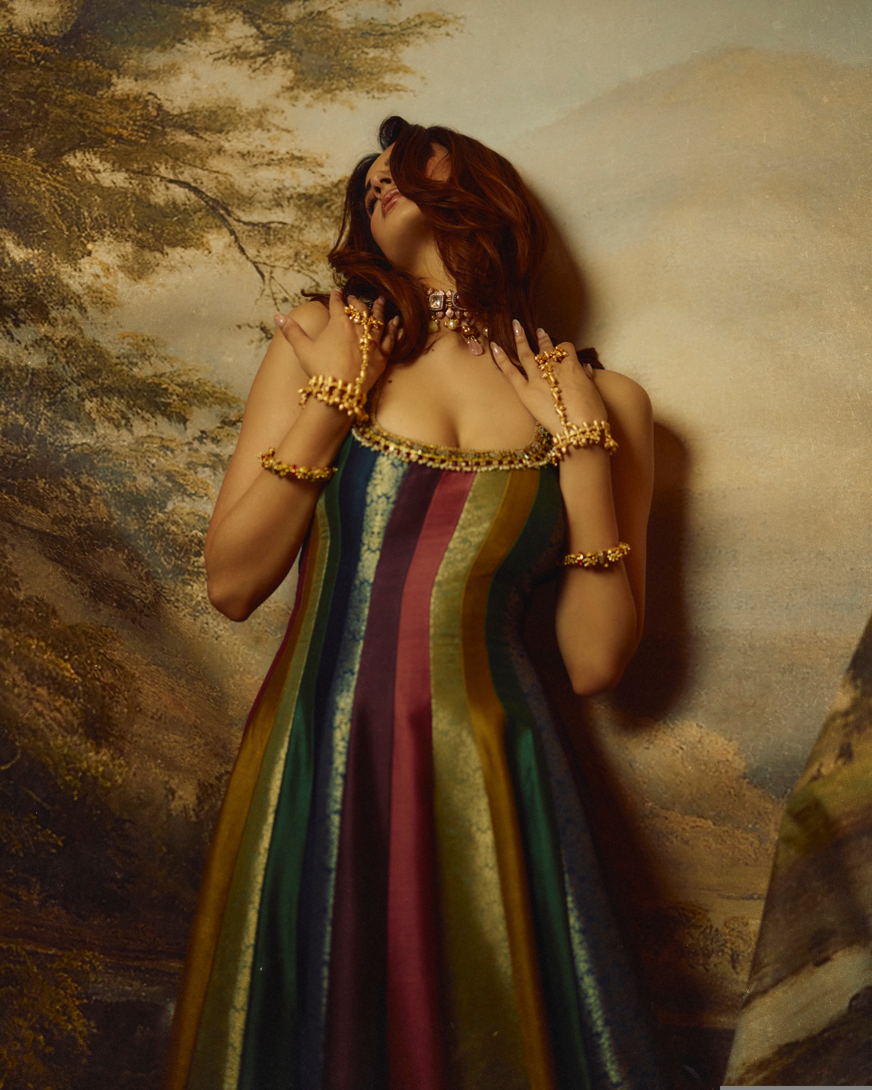Palak Tiwari Blends Vintage Charm With Traditional Glamour