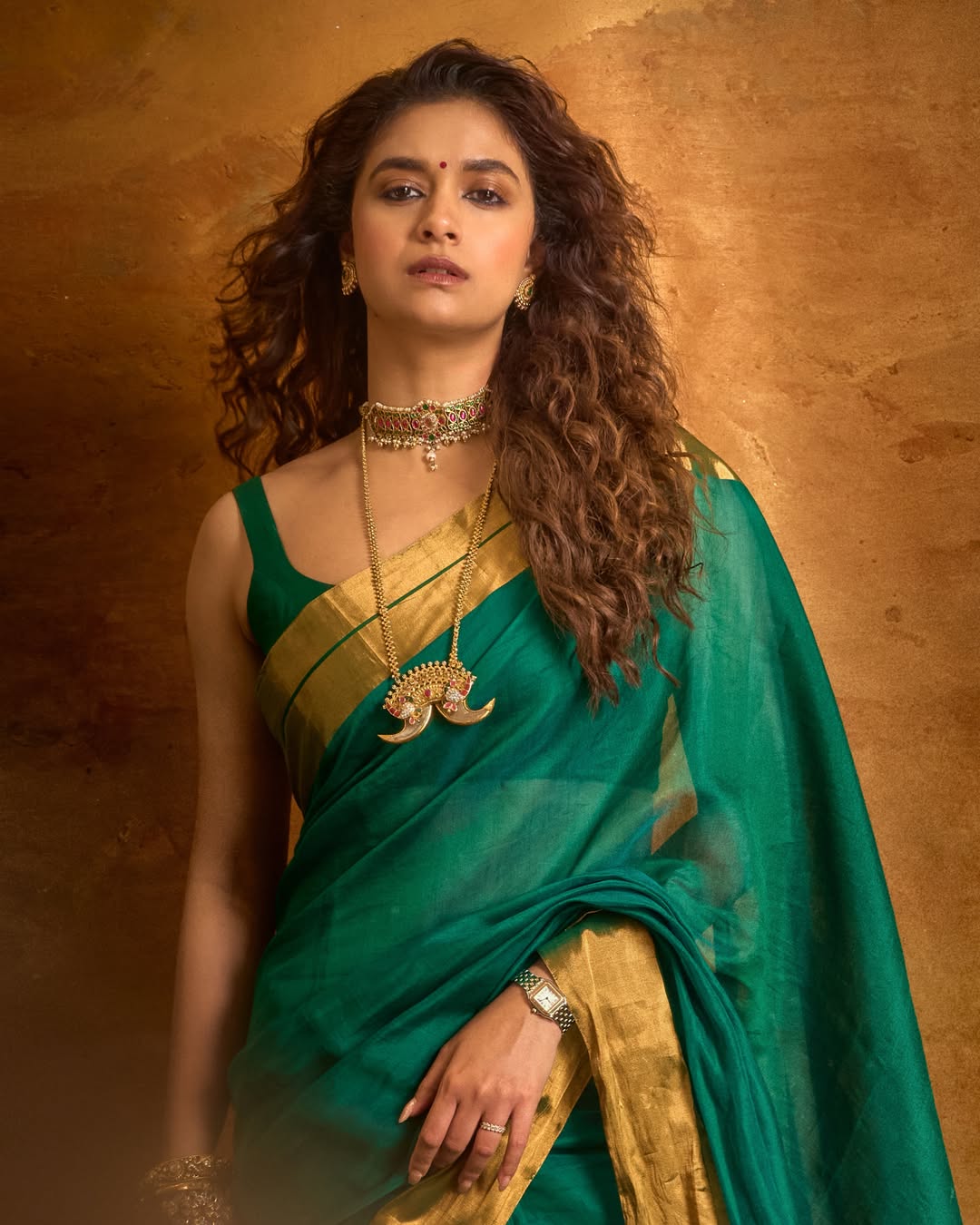 Keerthy Suresh Looks Regal in a Green Silk Saree for Akka Promotions