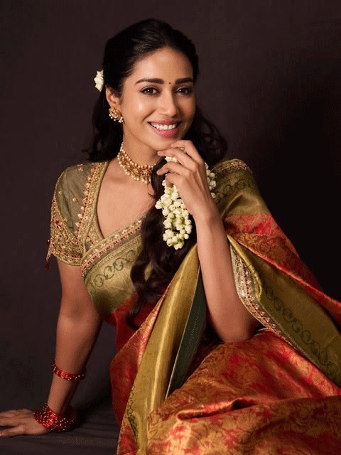 Nivetha Pethuraj Brings Timeless Elegance in Traditional Style