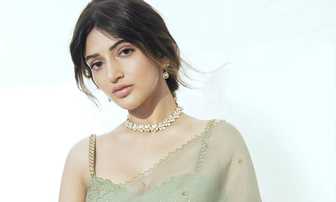 శ్రీలీల ప‌చ్చ కోక‌ వైబ్స్.. అభిమానుల హంగామా పీక్స్!