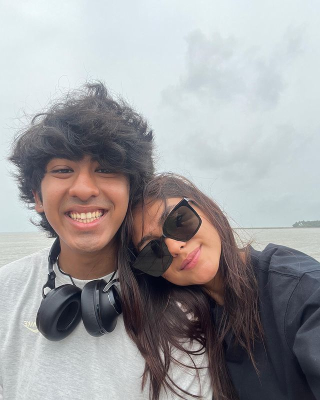 Mrunal Thakur Expresses Love and Birthday Wishes for Brother Mandar Thakur Mrunal Thakur Expresses Love and Birthday Wishes for Brother Mandar Thakur