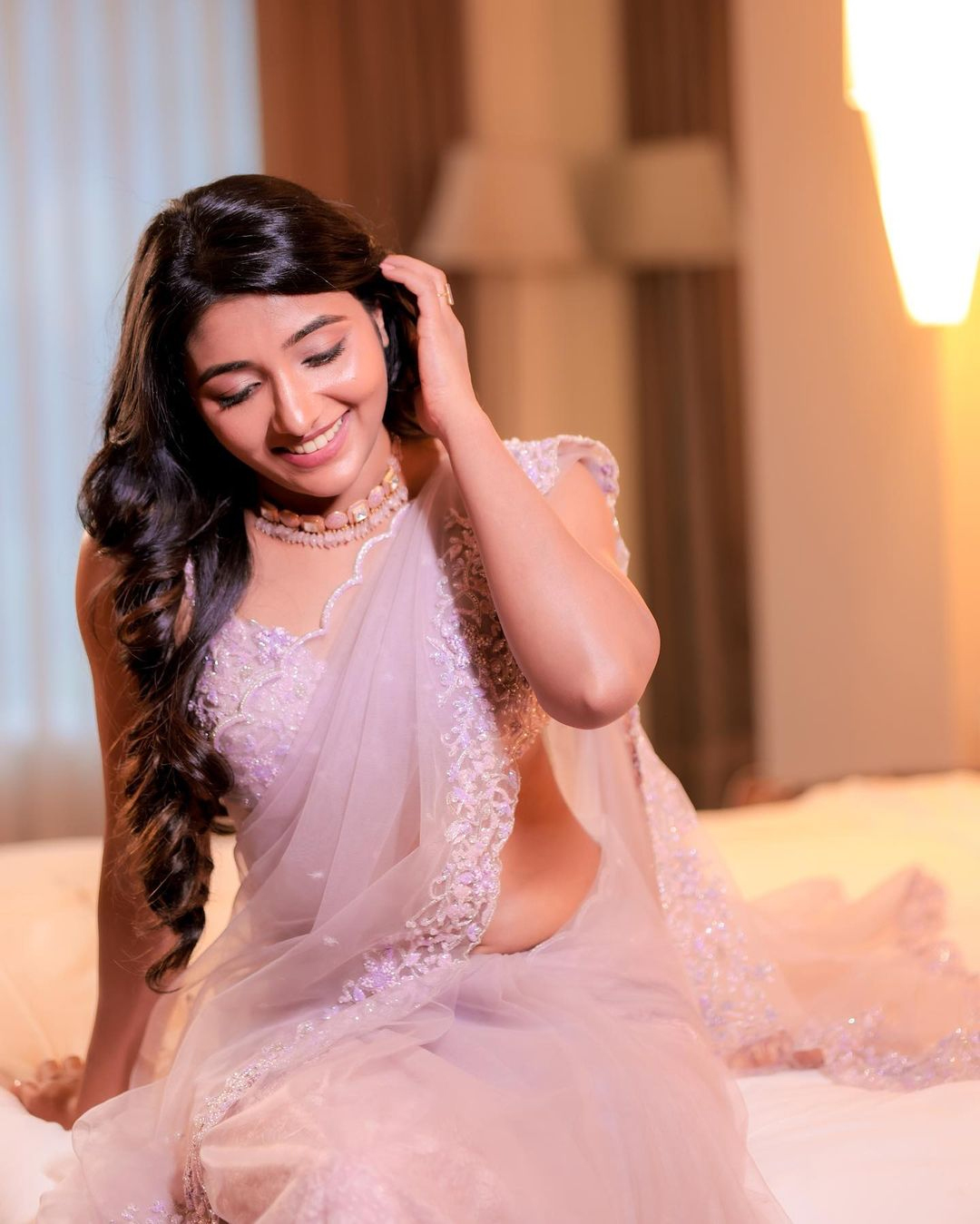 Mirnaa Menon Stunning Saree Mirnaa Menon Stunning Saree