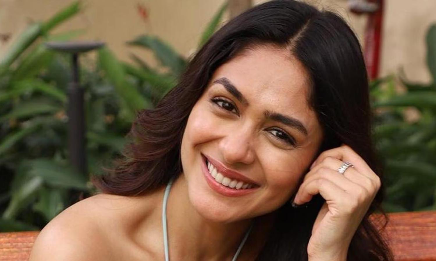 మృణాల్‌కి రేచీక‌టి.. వ‌రుడి కోసం ఇంట్లో తొంద‌ర‌! | Recently in an ...