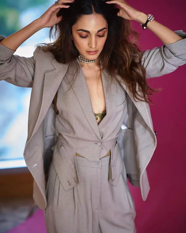 Kiara Advani Reigns Supreme in This Dress Kiara Advani Reigns Supreme in This Dress