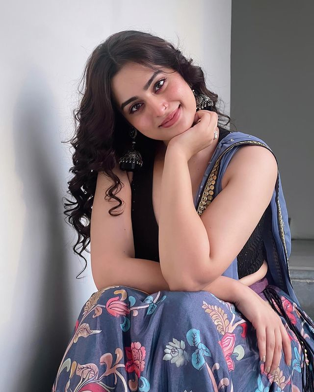 Ayesha Khan Looks Incredible in This Garment Ayesha Khan Looks Incredible in This Garment