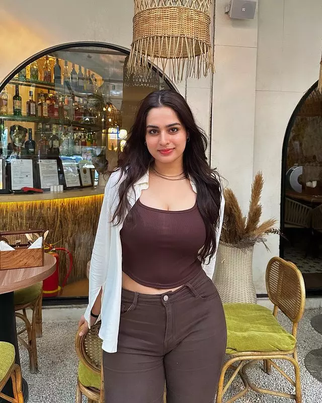 Ayesha Khan Looks Incredible in This Garment Ayesha Khan Looks Incredible in This Garment