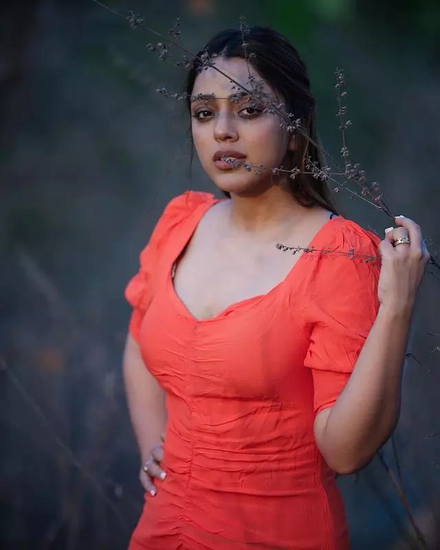 Deviyani Sharma Instagram Keeps Setting Fashion Trends Deviyani Sharma Instagram Keeps Setting Fashion Trends