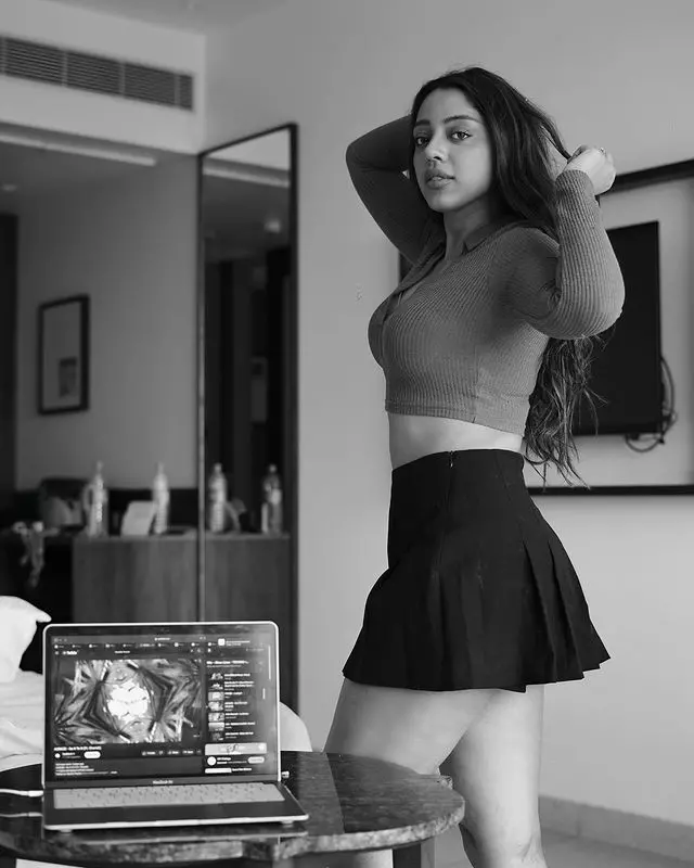 Deviyani Sharma Instagram Keeps Setting Fashion Trends Deviyani Sharma Instagram Keeps Setting Fashion Trends