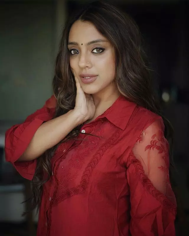 Deviyani Sharma Instagram Keeps Setting Fashion Trends Deviyani Sharma Instagram Keeps Setting Fashion Trends