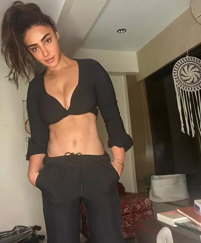 Mahek Chahal Dazzles in This Stunning Deess Mahek Chahal Dazzles in This Stunning Deess