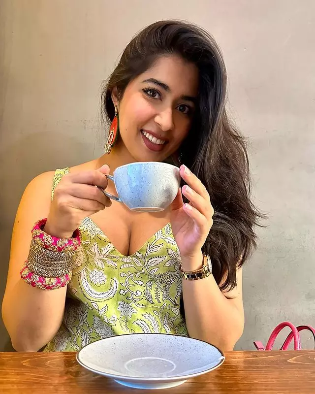 Nikita Sharma Shows Off Her Style in This Dress