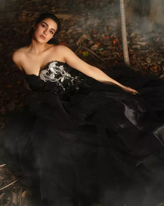 Kavya Thapar Makes a Fashion Statement in This Dress