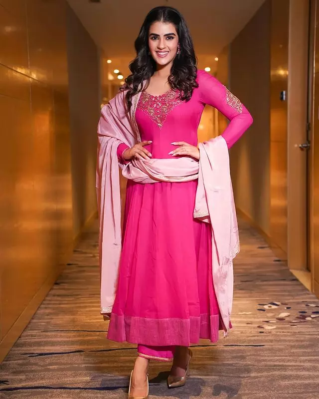 Kavya Thapar Makes a Fashion Statement in This Dress Kavya Thapar Makes a Fashion Statement in This Dress