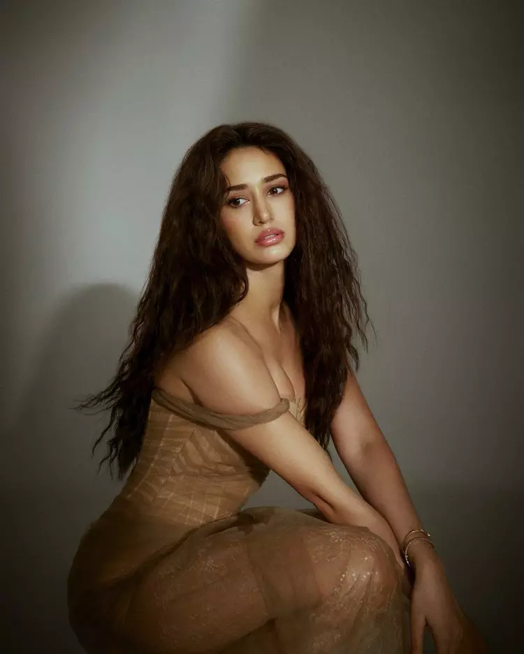 Disha Patani Makes This Look Pop Disha Patani Makes This Look Pop