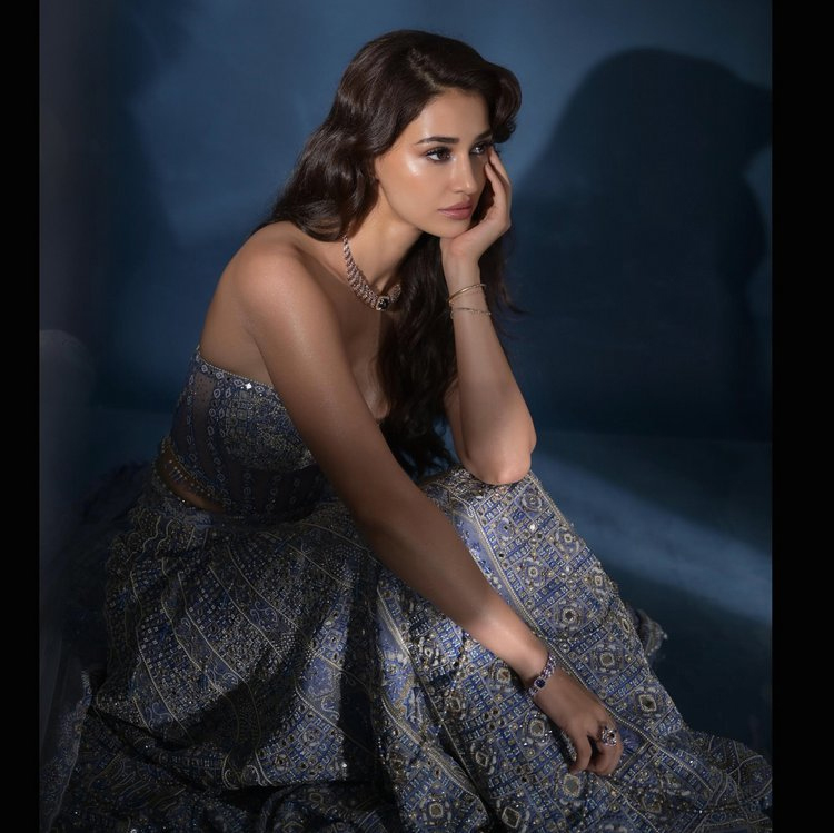 Disha Patani Makes This Look Pop