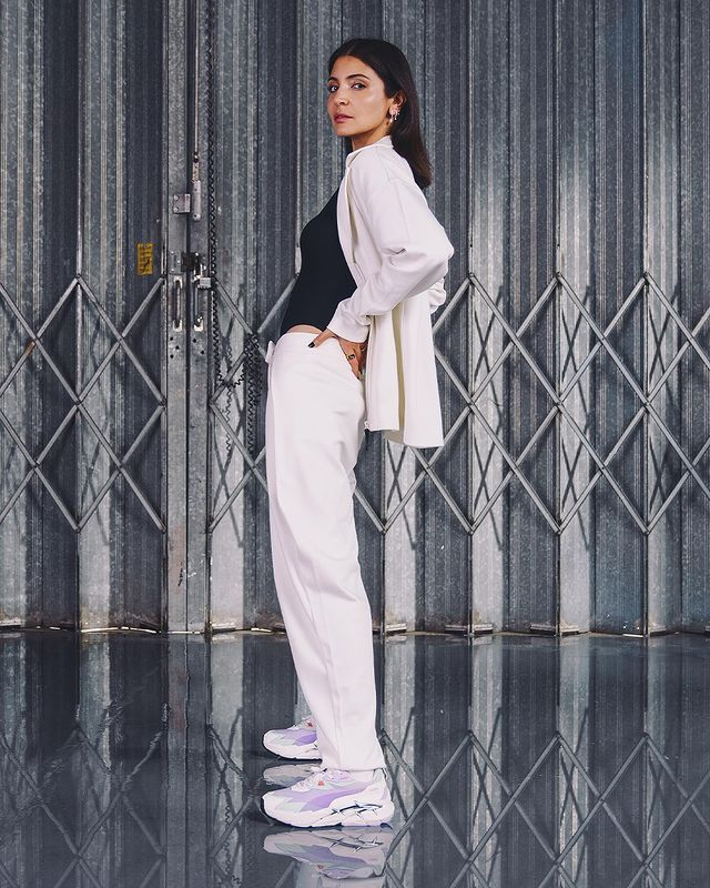 Anushka Sharma Outshines in This Look Anushka Sharma Outshines in This Look