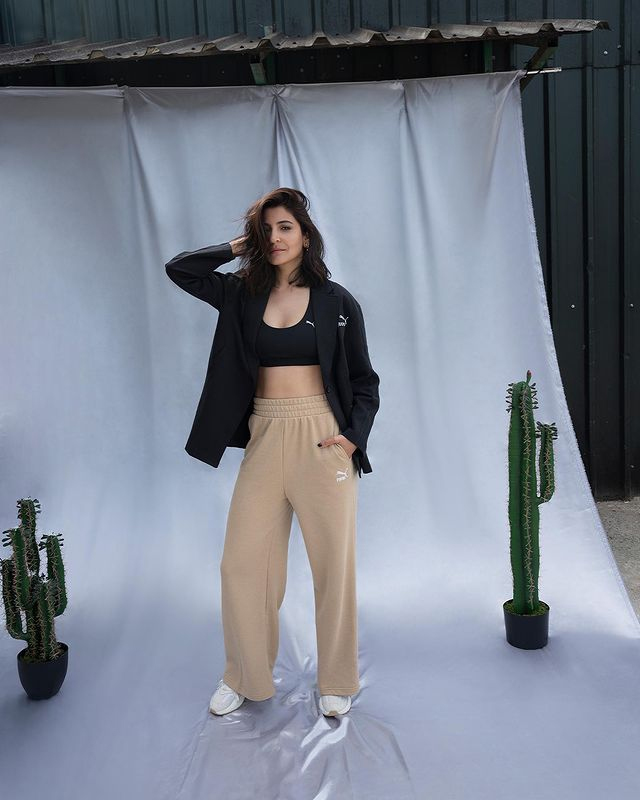 Anushka Sharma Outshines in This Look Anushka Sharma Outshines in This Look