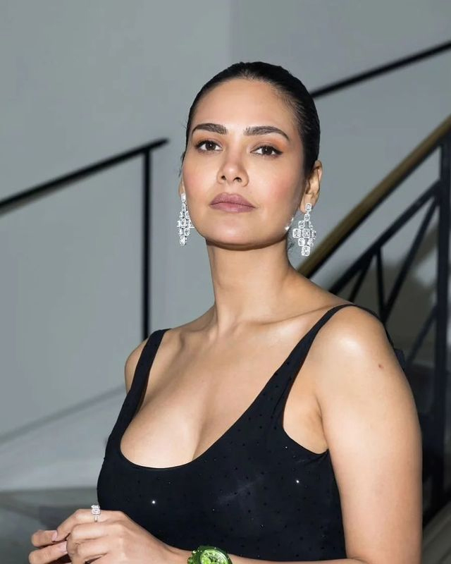 Esha Gupta Lights Up Instagram Esha Gupta Lights Up Instagram