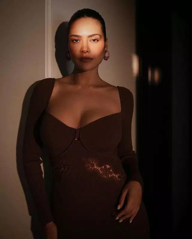 Esha Gupta Lights Up Instagram Esha Gupta Lights Up Instagram