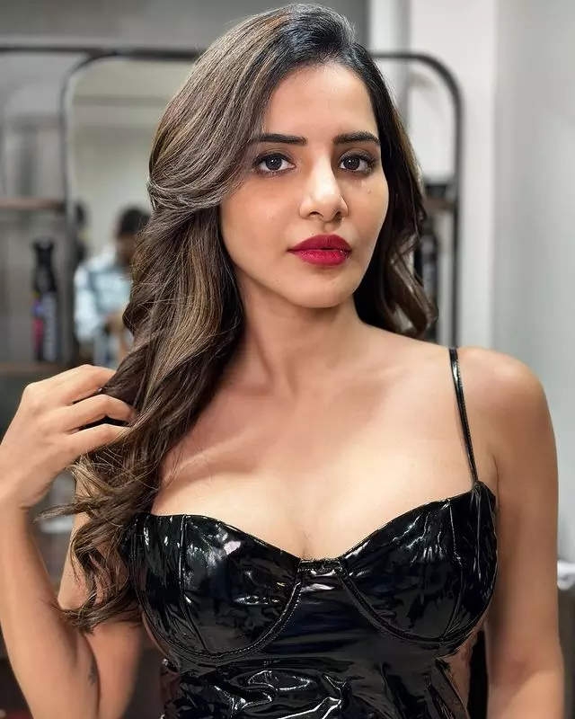 Ashu Reddy Mesmerizes in This Attire Ashu Reddy Mesmerizes in This Attire