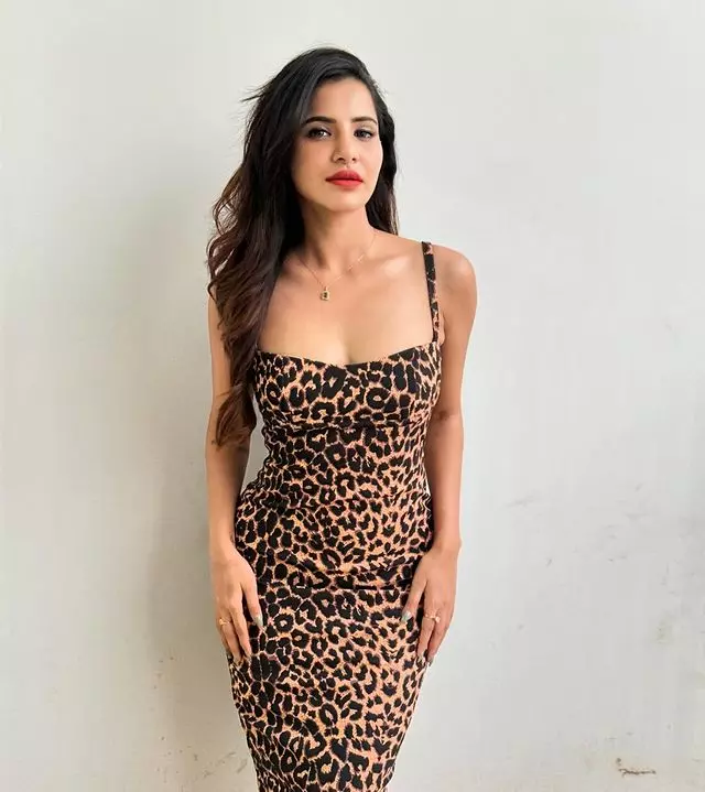 Ashu Reddy Mesmerizes in This Attire Ashu Reddy Mesmerizes in This Attire