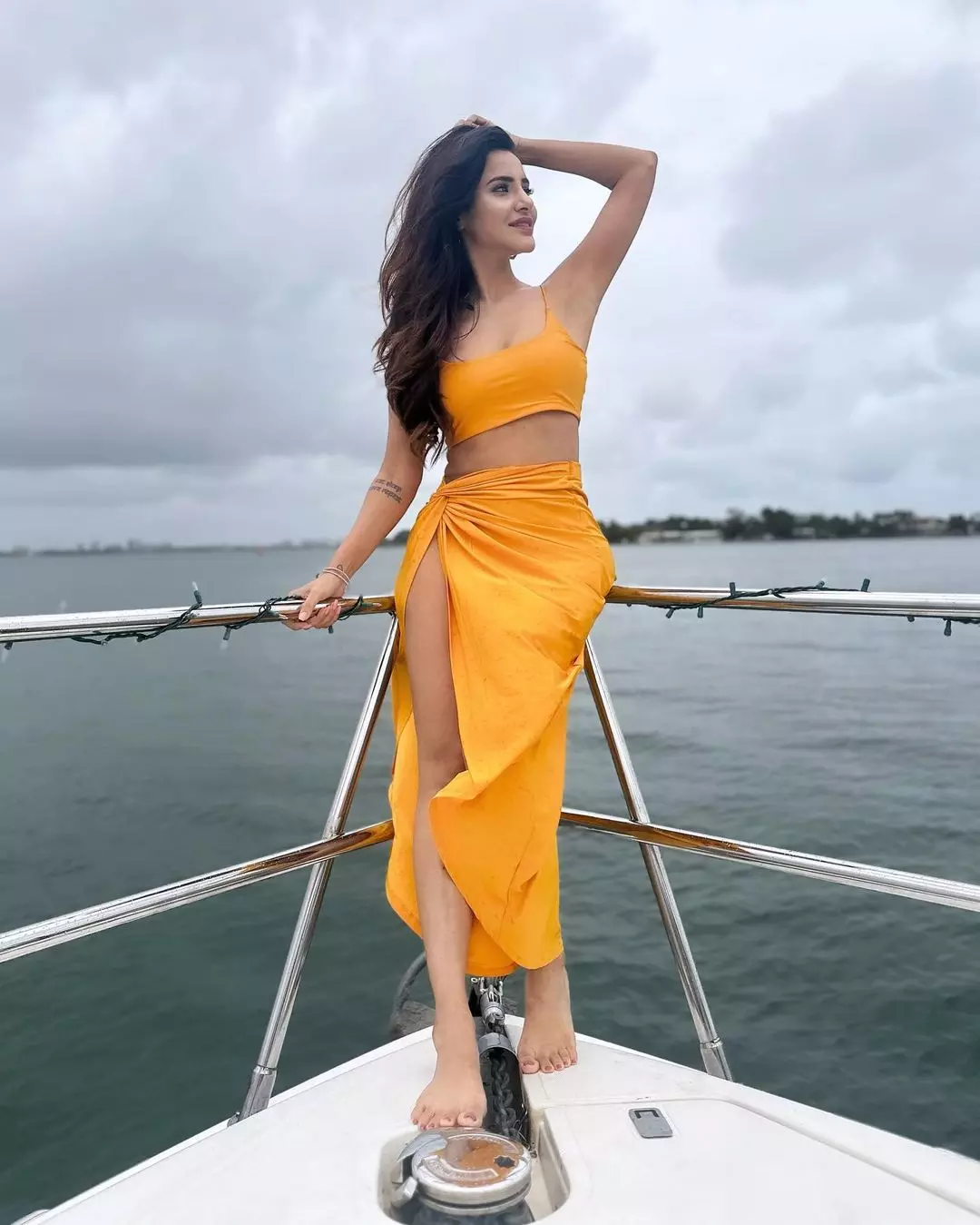 Ashu Reddy Mesmerizes in This Attire Ashu Reddy Mesmerizes in This Attire