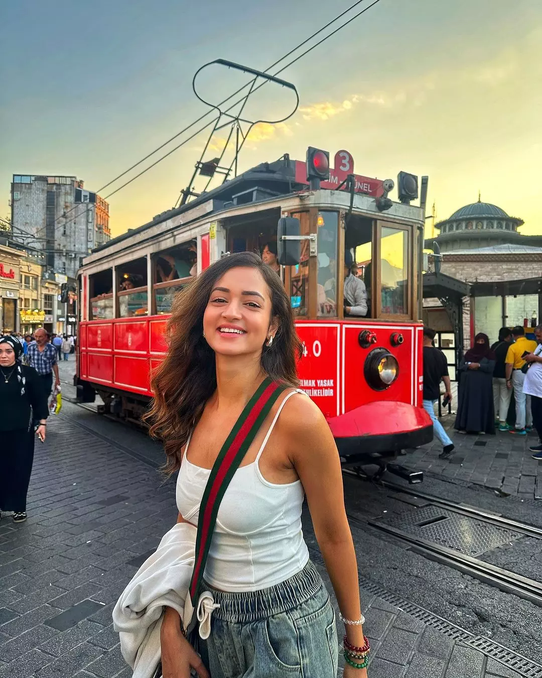 Shanvi Srivastava Exudes Grace in This Look Shanvi Srivastava Exudes Grace in This Look