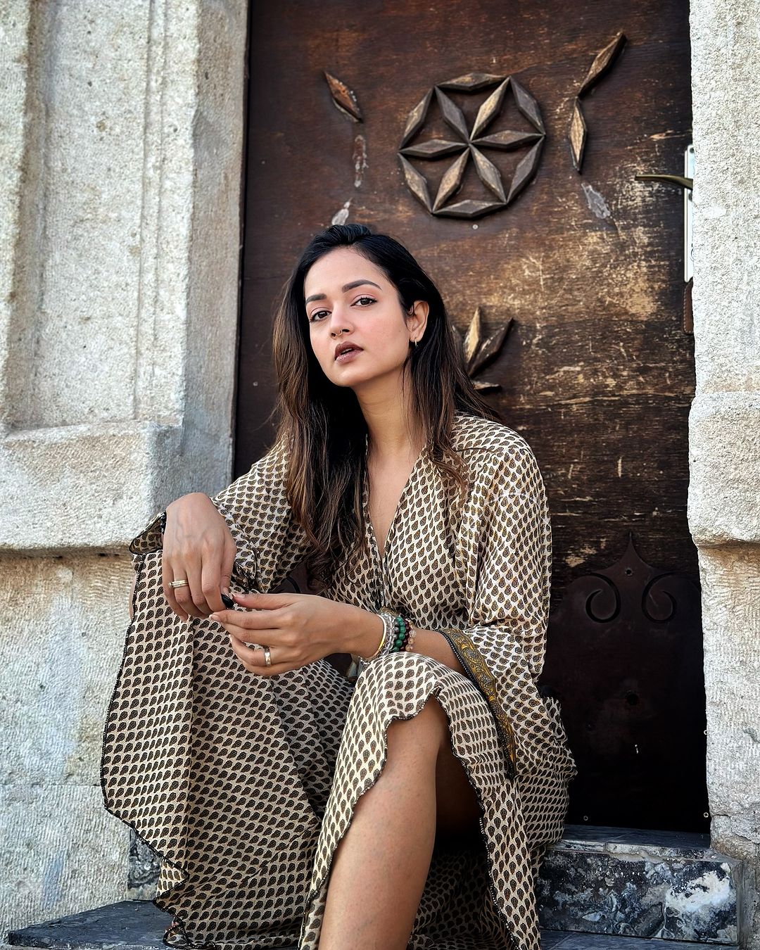 Shanvi Srivastava Exudes Grace in This Look Shanvi Srivastava Exudes Grace in This Look