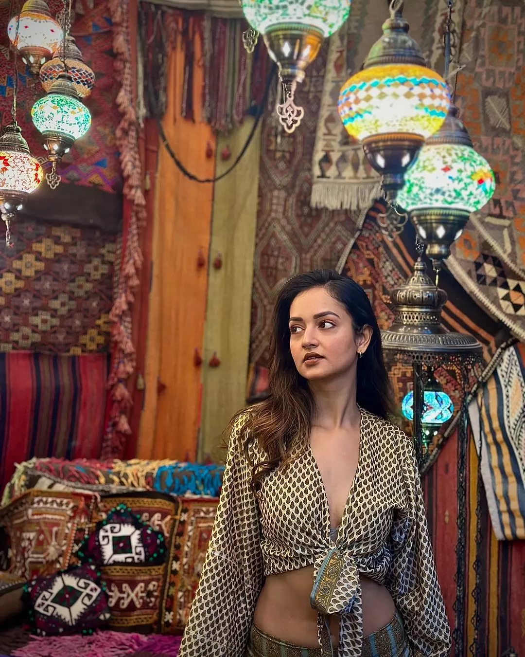 Shanvi Srivastava Exudes Grace in This Look Shanvi Srivastava Exudes Grace in This Look