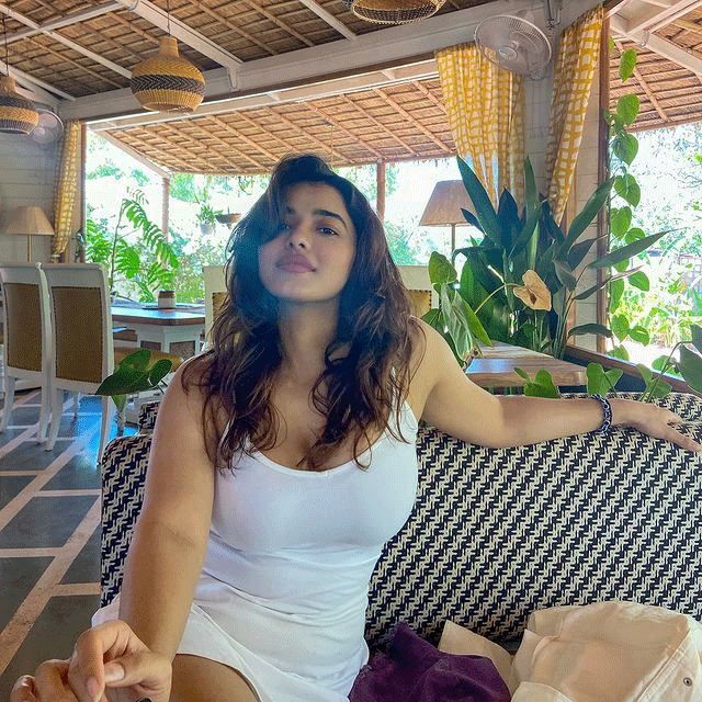 Ketika Sharma Looks Radiant in This Dress Ketika Sharma Looks Radiant in This Dress