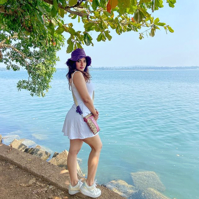 Ketika Sharma Looks Radiant in This Dress