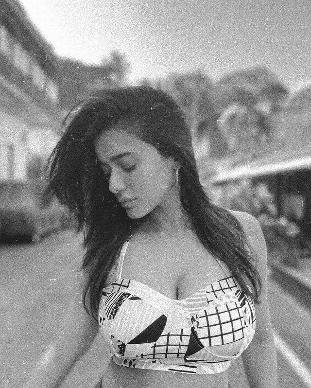 Ketika Sharma Looks Radiant in This Dress