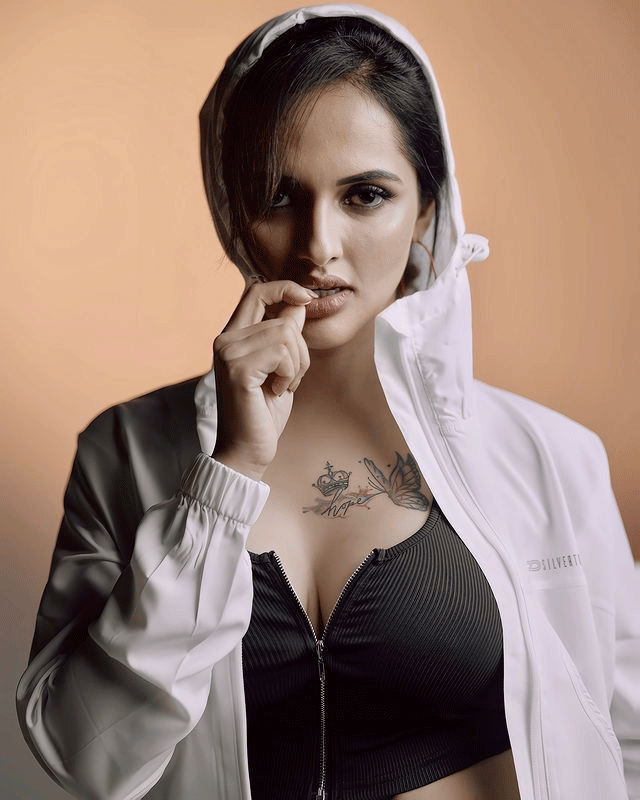 Jyothi Rai Pulls Off This Look with Elegance