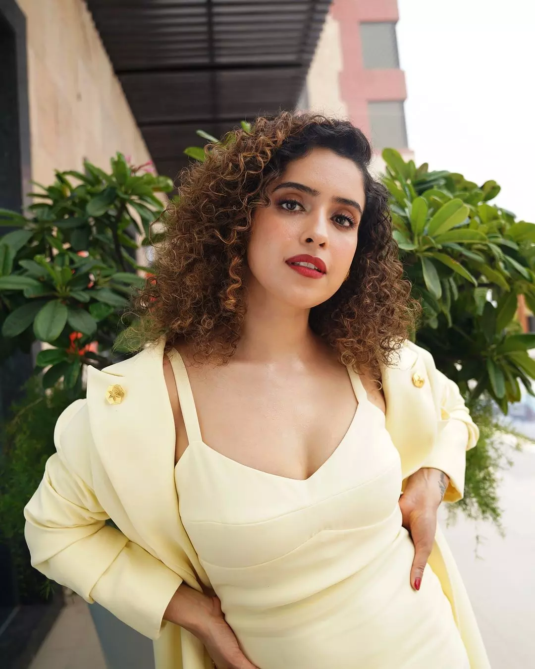 Sanya Malhotra Impresses in This Fashion Piece Sanya Malhotra Impresses in This Fashion Piece